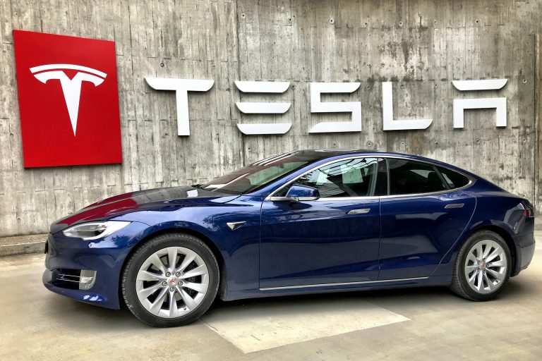 Tesla auto i logo